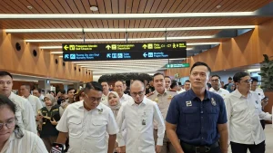 Menko AHY Mau Penumpang Betah dan Belanja dengan Nyaman di Bandara Soetta
