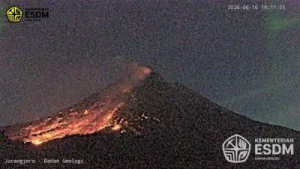 Merapi Erupsi, Guguran Lava Capai 2.000 Meter ke Arah Kali Sat/Putih