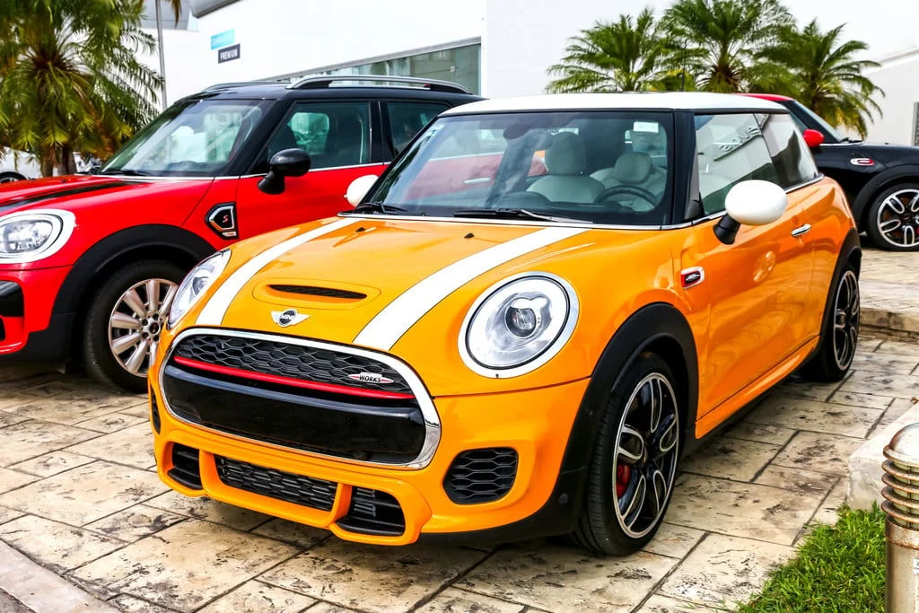 Mini Lahir dari Krisis, Kini Menjadi Mobil Mewah