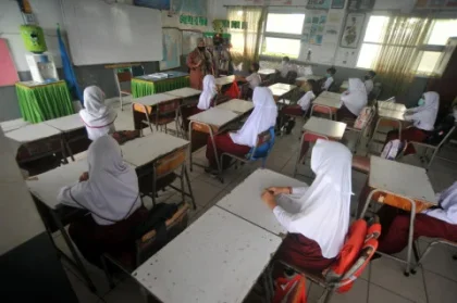 Murid yang Tak Pernah Betah di Kelas Itu Ternyata Sedang Mengajari Saya