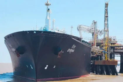 Pascadamai AS-Iran Kapal Raksasa Ini Tembus Selat Hormuz Krisis Energi Global Mulai Mereda