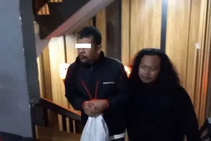 Pelaku Perusakan Mobil di Tol JORR Ditangkap, Ngaku Kesal Gegara Tak Diberi Jalan