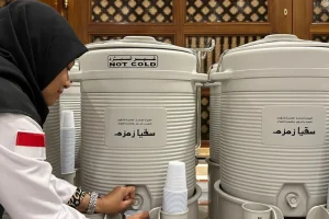 Pemerintah Larang Jemaah Haji Indonesia Bawa Air Zamzam dari Arab Saudi
