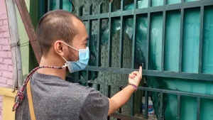 Pengamen di Bekasi Bikin Geger, Pagar Rumah Warga Dibakar