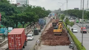 Perbaikan Jalan Raya Lenteng Agung Selesai, Kendaraan Bisa Melintas dengan Normal