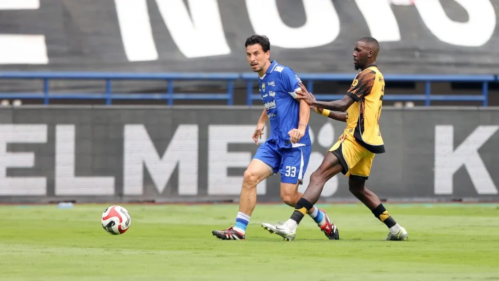 Persib Bandung Dekati Allano Lima, Thom Haye ke Persija