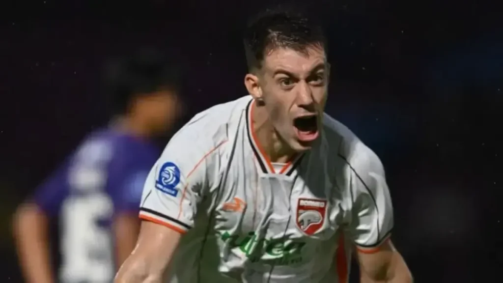 Persib Ungguli Persija dalam Perburuan Mariano Peralta, Sanksi FIFA Jadi Sorotan
