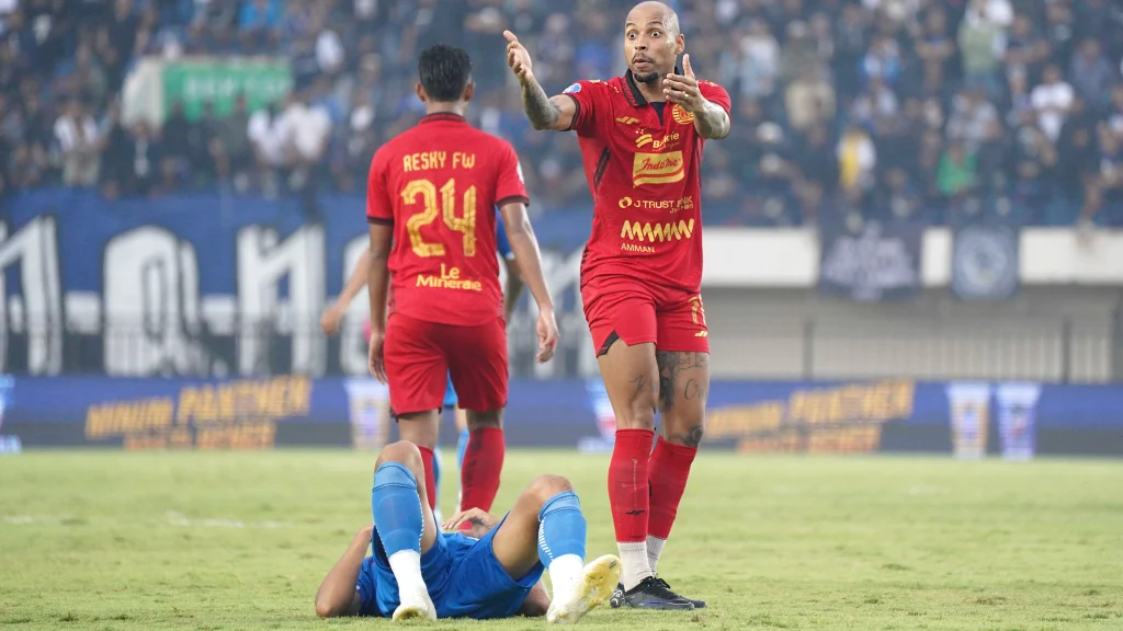 Persija Jakarta Diduga Menikung Persib Bandung dalam Perebutan Mariano Peralta