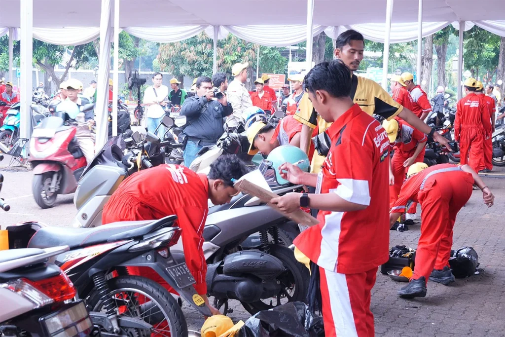Pertamina Lubricants Beri Kejutan untuk 2.500 Guru dan Siswa SMK