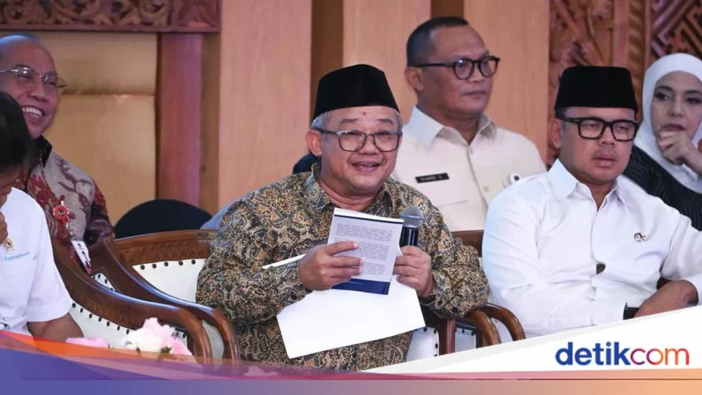 Pertanyakan Klaim Mendikdasmen Soal MBG, Tere Liye Tantang Data 43 Juta Murid