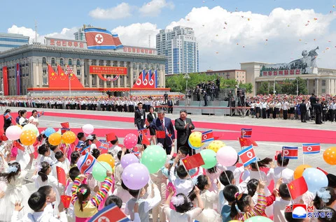 Pertemuan Xi Jinping dan Kim Jong-un: Sambutan Hangat dan Empat Hasil Pertemuan