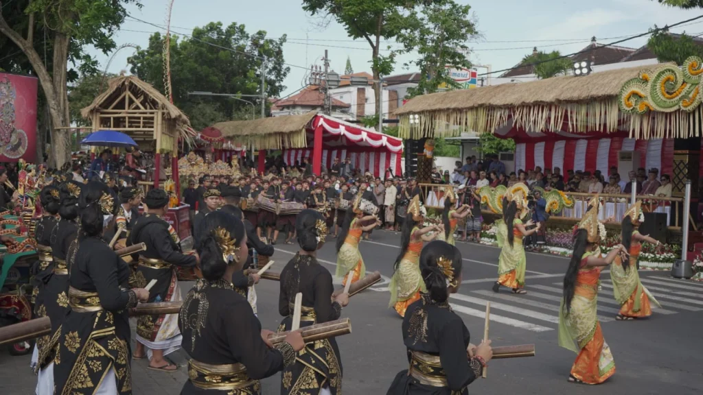 Pesta Kesenian Bali XLVIII Dibuka Resmi, Parade Peed Aya Meriahkan Acara