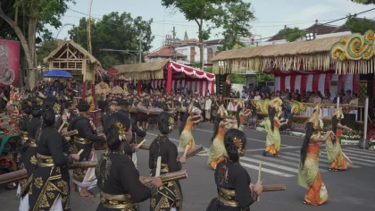 Pesta Kesenian Bali XLVIII Dibuka Resmi, Parade Peed Aya Meriahkan Acara