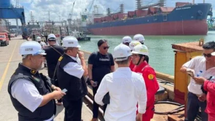 Polisi Florida dan Pegawai Federal Menghentikan Kapal Lari