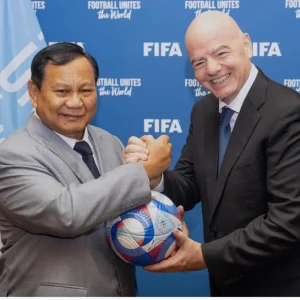 Prabowo Berkomitmen Mendukung Seluruh Tim Nasional Sepak Bola Indonesia untuk Piala Dunia 2030