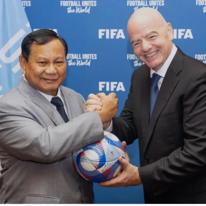 Prabowo Berkomitmen Mendukung Seluruh Tim Nasional Sepak Bola Indonesia untuk Piala Dunia 2030
