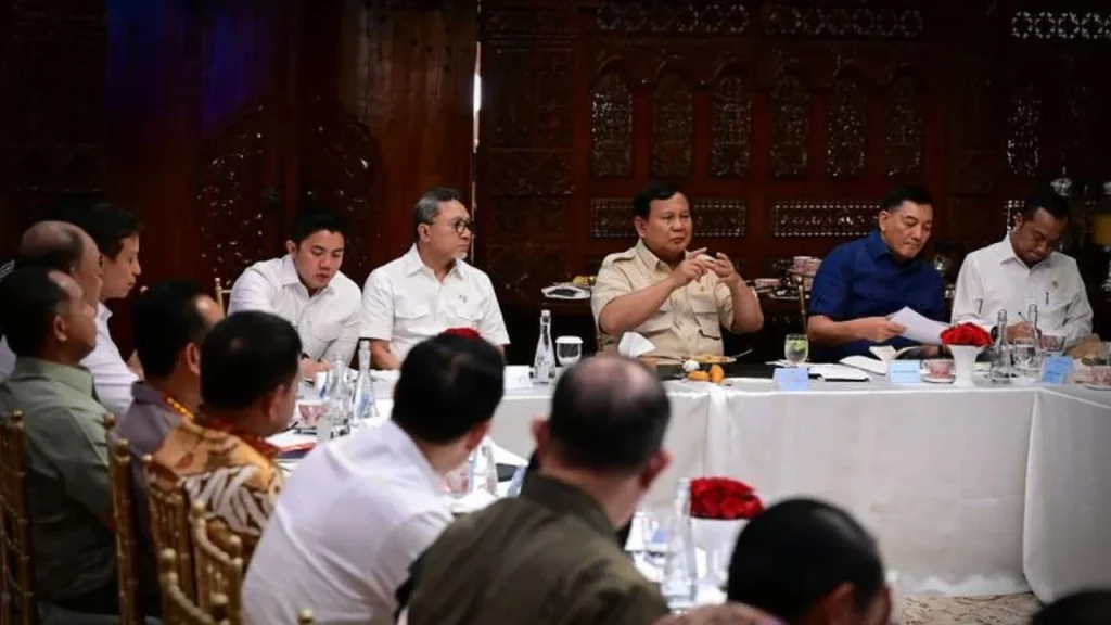 Prabowo Kumpulkan Menteri Kabinet Merah-Putih di Kertanegara Residence