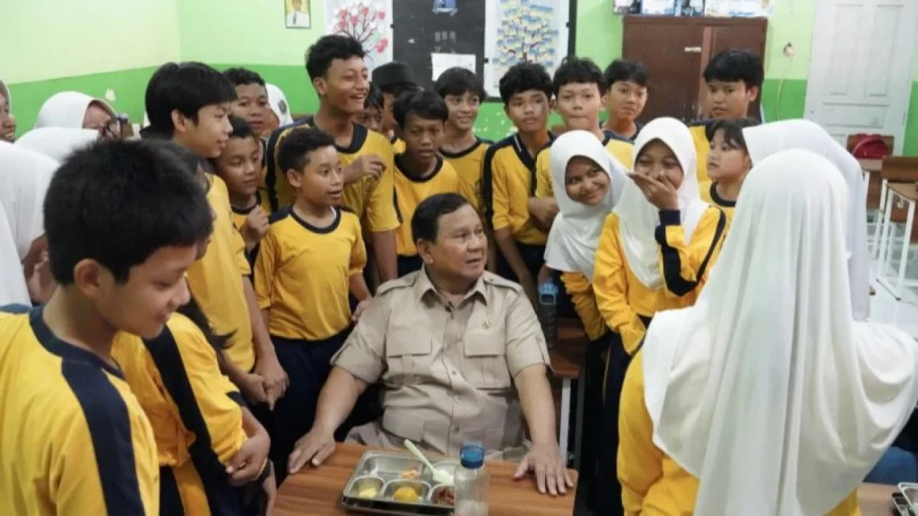 Prabowo Pastikan Program MBG Tetap Jalan Meski Bos BGN Dicopot