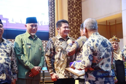Prabowo Subianto Dianugerahi Penghargaan Adhi Bhakti Tani Nelayan Maha Utama