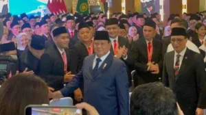 Prabowo Ungkap Alasan Gaji Guru Susah Naik