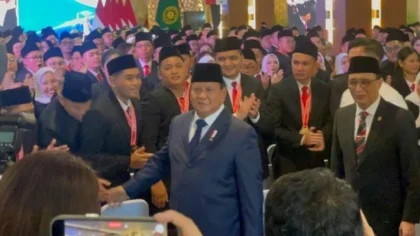 Prabowo Ungkap Alasan Gaji Guru Susah Naik