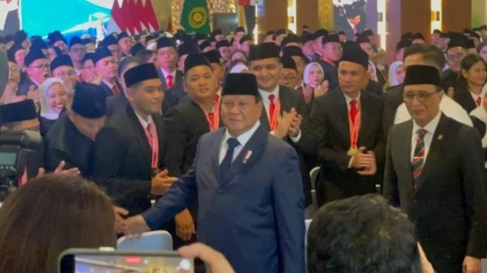 Prabowo Ungkap Alasan Gaji Guru Susah Naik