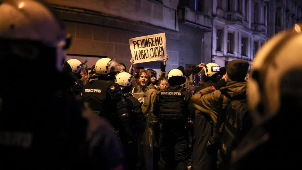 Presiden Serbia Mundur Setelah Demo Berbulan-Bulan