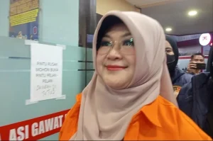 Refly Harun Ungkap Alasan Dokter Tifa Mengenakan Baju Tahanan