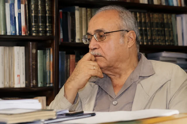 Revitalisasi Turāts dan Tantangan Kontemporer: Meneladani Pemikiran Hasan Hanafi