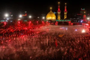 Ribuan Warga Syiah Sambut Asyura di Karbala dengan Berkabung
