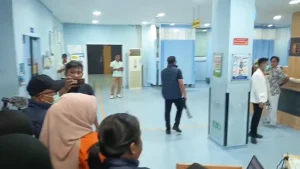 Roy Suryo dan Dokter Tifa Diserahkan ke Kejari Jaksel