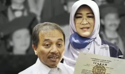 Roy Suryo dan Dokter Tifa Kompak Teriak Takbir Saat Masuk Kejaksaan Jakarta Selatan