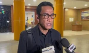 Roy Suryo dan Dokter Tifa Tidak Ditahan saat Penyerahan ke Kejaksaan