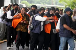 Roy Suryo Tolak Pakai Baju Tahanan Sebelum Masuk Kejaksaan