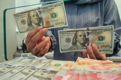 Rupiah Melemah dan IHSG Anjlok: Apa yang Terjadi?