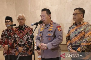 RUU Polri Dihadirikan, Habiburokhman Soroti Keterlibatan Polisi Aktif di Ormas