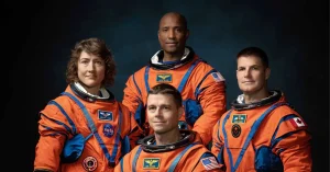 Scott Wray Pimpin Pelatihan Spacewalk NASA, Membawa Manusia Kembali ke Bulan