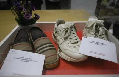 Sepatu Gucci hingga Ikat Pinggang LV Eks Sekda Pekanbaru Dilelang KPK