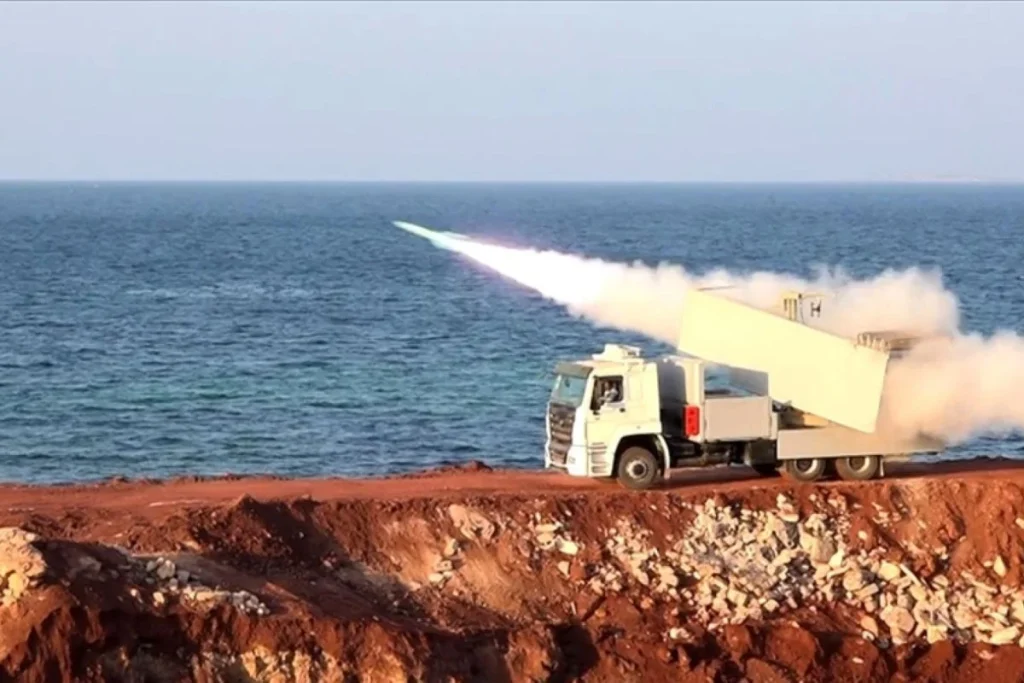 Serangan Rudal dan Drone Iran Ganggu Penerbangan di Kuwait