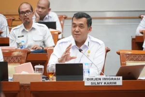 Silmy Karim Menyerahkan Diri ke KPK, Ajudan Menghambat Wartawan
