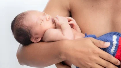 Skin to Skin dengan Bayi Bisa Bikin Ayah Lebih Tenang dan Mencegah Depresi