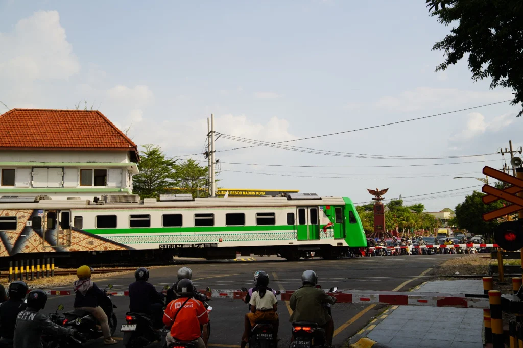 Stasiun Caruban Melayani 45.341 Pelanggan Kereta Api di Awal 2026