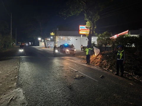 Truk Terguling Timpa Motor di Pati, Dua Meninggal Satu Luka-luka