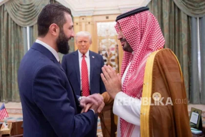 Trump dan Sharaa Diskusikan Ekonomi Suriah dan Sanksi Telepon