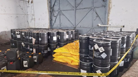 Bareskrim Bongkar Gudang Sianida Ilegal, 18,1 Ton Disita dari 3 Lokasi