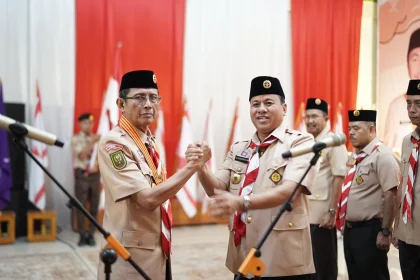 Bupati Kuansing Suhardiman Amby Menyerahkan Diri ke KPK: Profil dan Latar Belakang