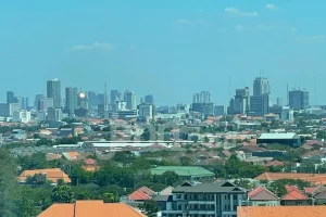Cuaca Surabaya Hari Ini Diramalkan Cerah dengan Potensi Panas Menyengat