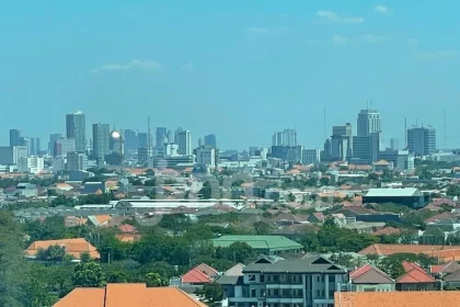 Cuaca Surabaya Hari Ini Diramalkan Cerah dengan Potensi Panas Menyengat