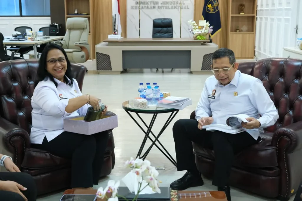 Direktur Jenderal Kekayaan Intelektual Tantang Kemenkum NTB Jadikan Kre Aleng Produk Indikasi Geografis