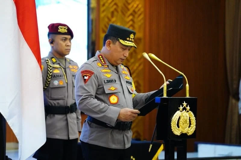 Kapolri Lantik Kakorlantas dan 6 Kapolda Baru